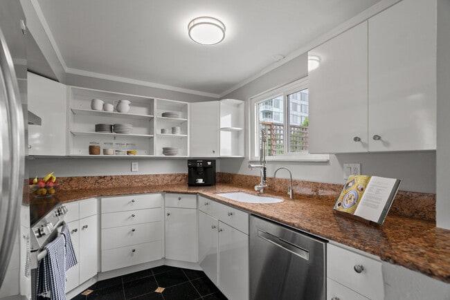 Building Photo - 1200 Boylston Ave