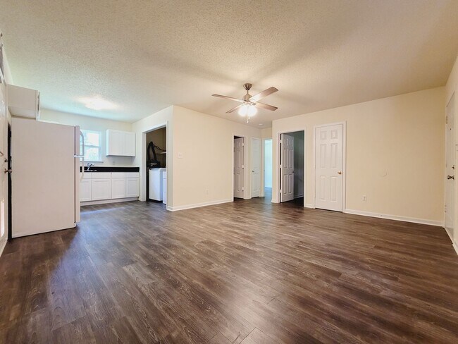 Building Photo - Gastonia 2 bed 1 bath