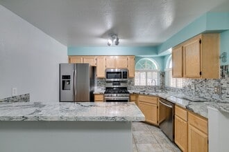 Building Photo - Updated 2-Bedroom Condo with Fireplace