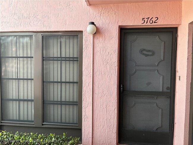 Primary Photo - 5762 Matanzas Dr