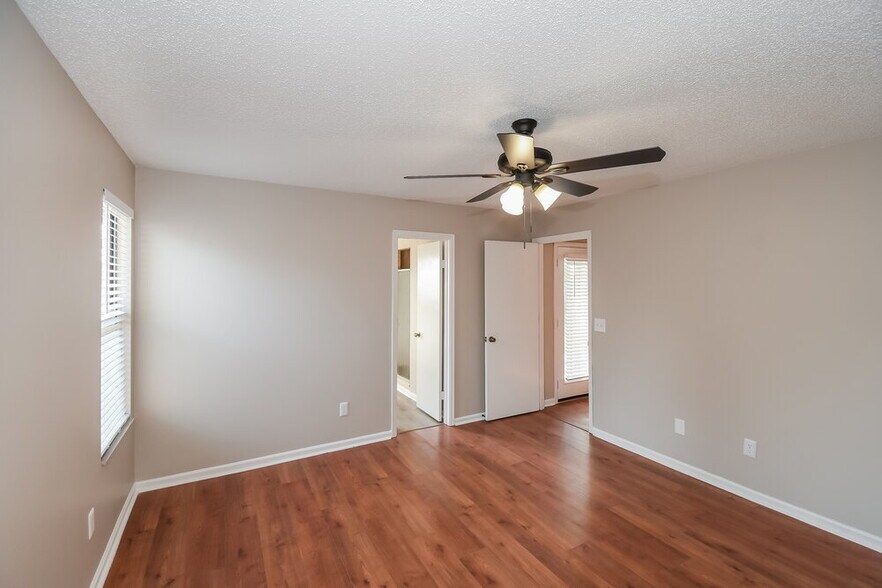 Building Photo - 8155 Pineverde Ln