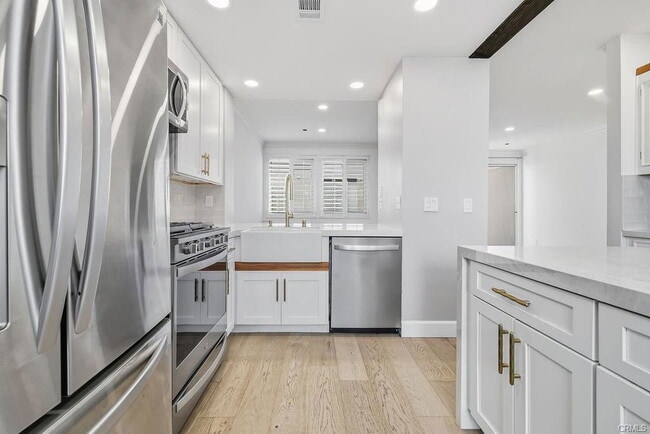 Building Photo - 501 Herondo St