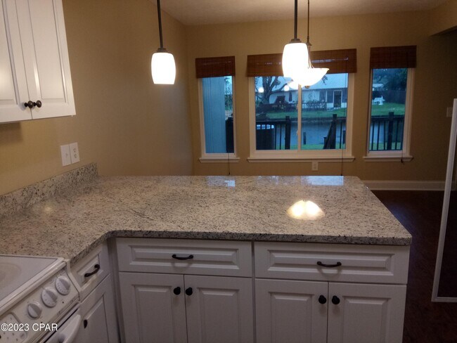 Building Photo - 1309 Capri Dr