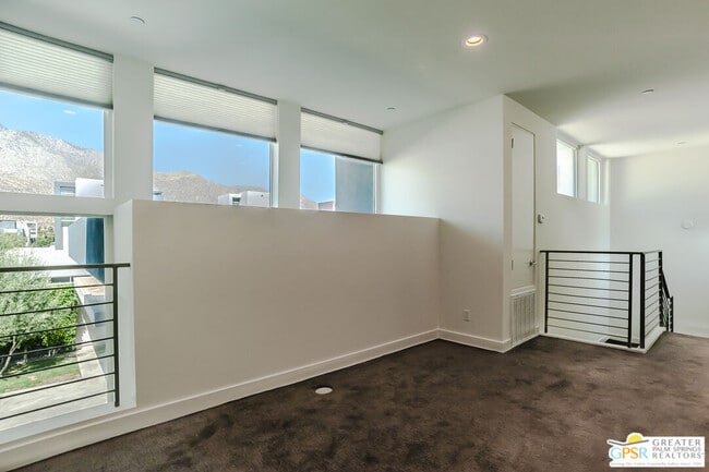 Building Photo - 392 Suave Ln