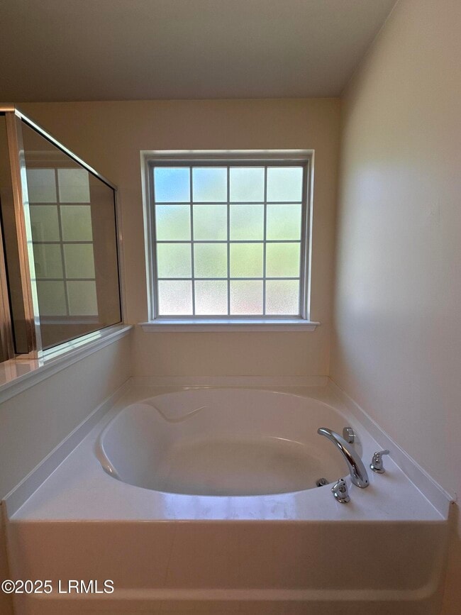Building Photo - 132 Patriot Ct