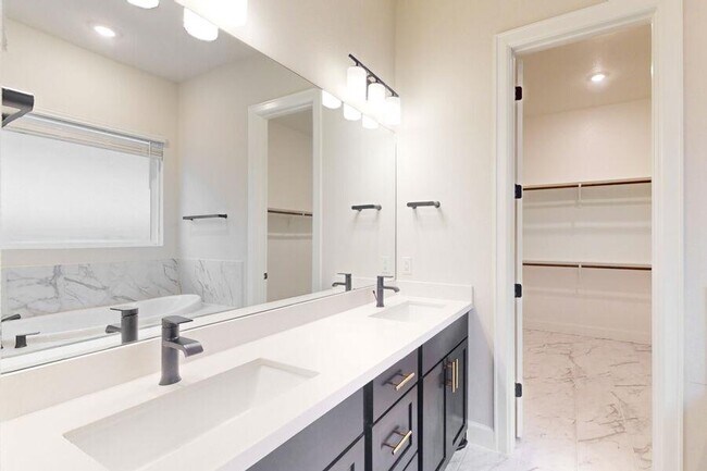 Building Photo - 119 Cotton Tree Ter