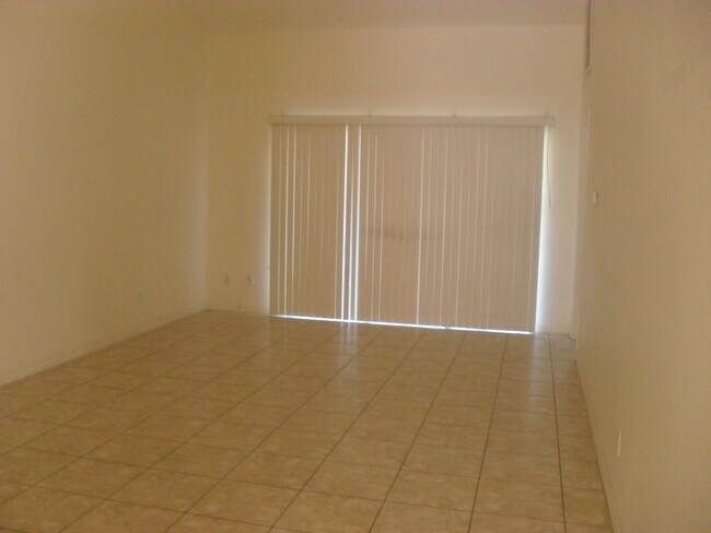 Building Photo - 4131 SW Santa Barbara Pl