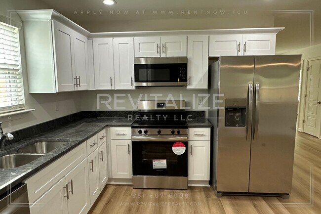 Building Photo - **OPEN HOUSE 08/17 1-3PM** 4 Bed/2 Bath Ho...