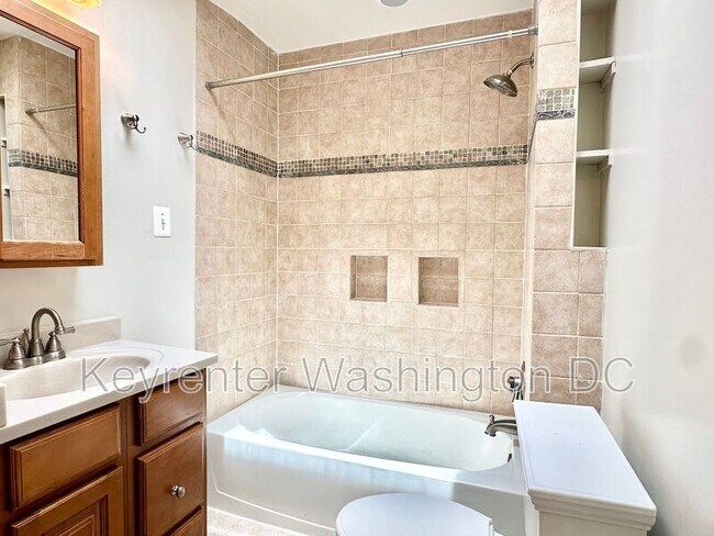 Building Photo - 1528 8th St NW