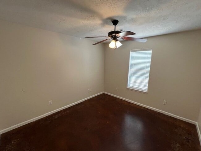 Building Photo - 2 bedroom 2 bath Duplex in Lake Charles