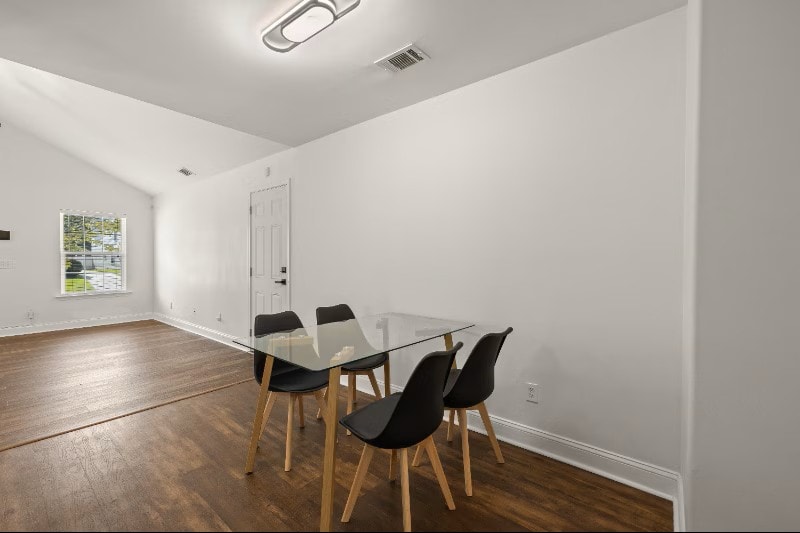 Building Photo - 16 Ristona Dr