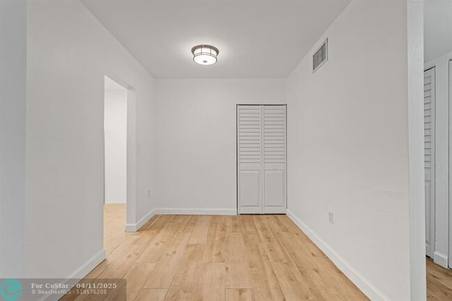 Building Photo - 7831 SW 56th St