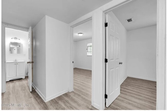 Building Photo - 9155 Sibbald Rd