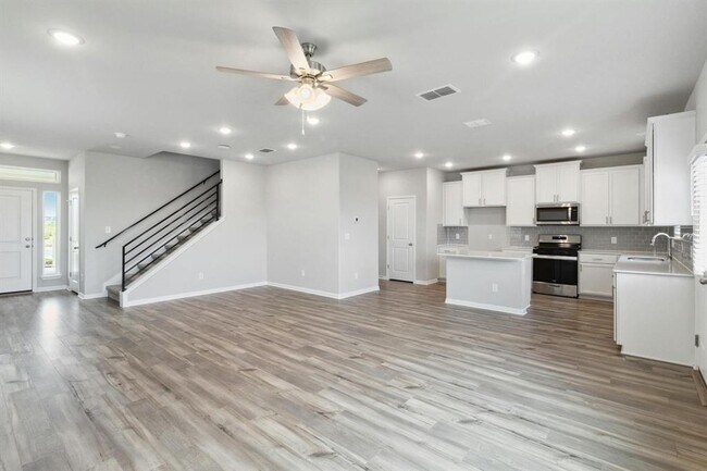 Building Photo - 6158 Marsh Ln