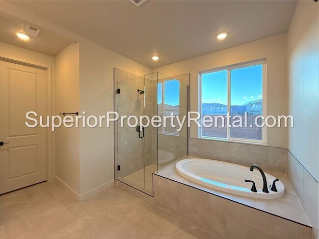 Building Photo - New 3 bed, 2.5 bath with 2 car garage home