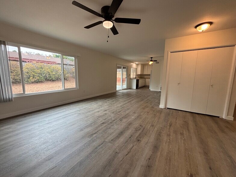 Building Photo - 11385 Almazon St