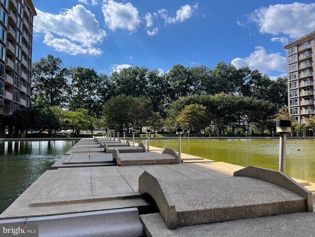 Building Photo - 520 N St SW