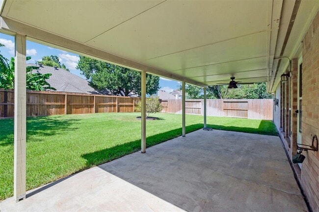 Building Photo - 21734 Maple Bluff Dr