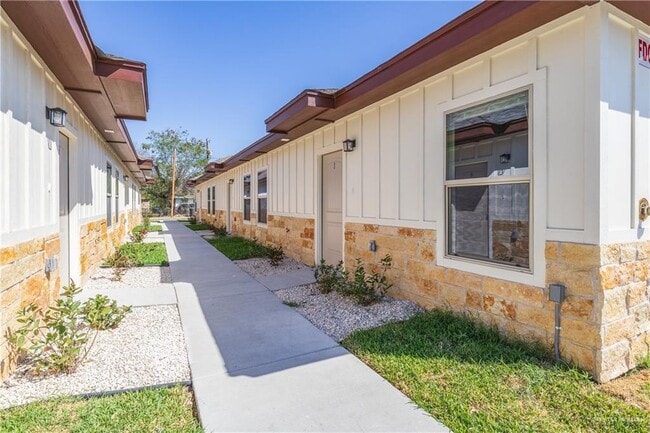 Building Photo - 22 Galveston Ave