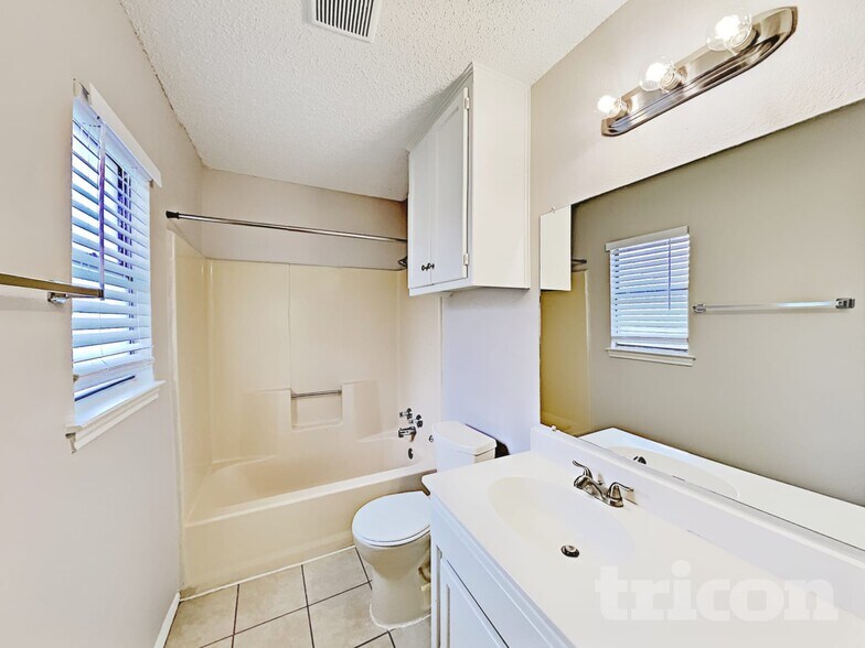 Building Photo - 2309 Rolling Creek Run