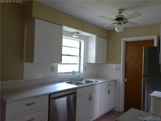 Building Photo - 210 S Barbour St