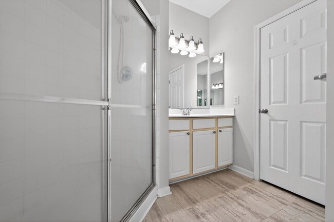 Building Photo - 8011 Forest Ridge Dr