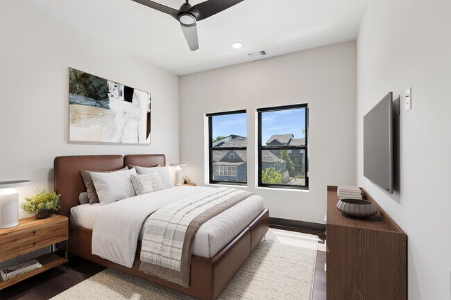 Building Photo - 112 Rogers St NE