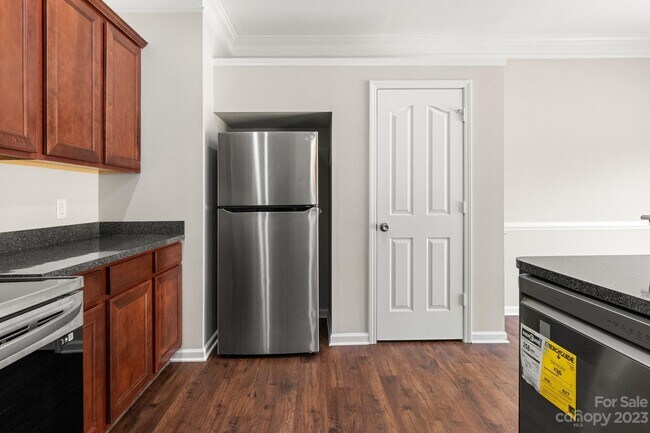 Building Photo - 3808 Herkimer Dr