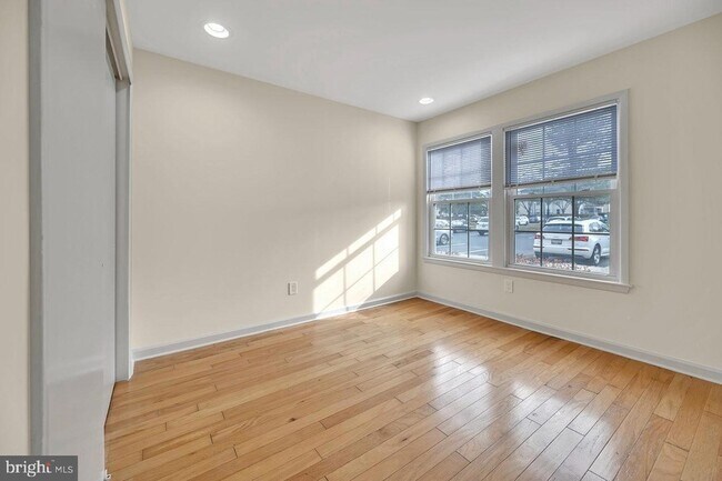 Building Photo - 204 Salem Ct