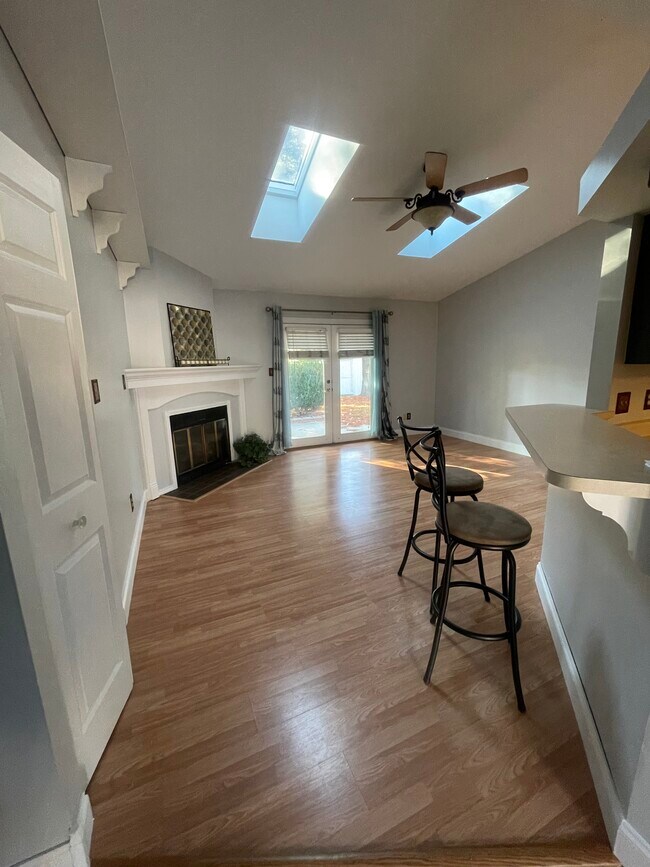 Building Photo - 3808 Raintree Dr