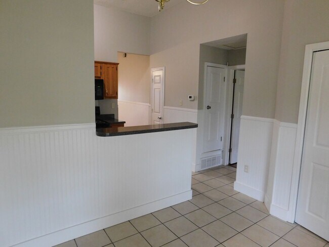 Building Photo - 5539 Bradley Dr