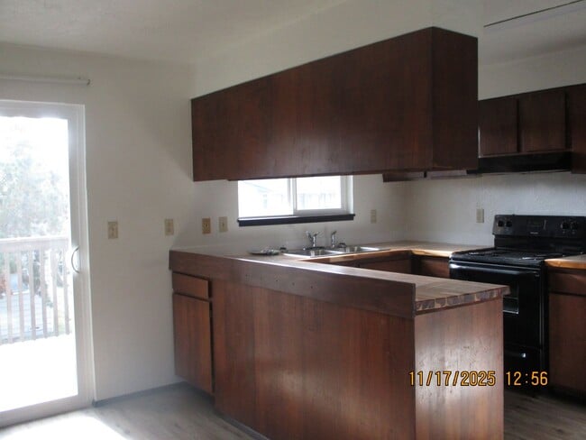 Building Photo - 1128 Ruby Ct