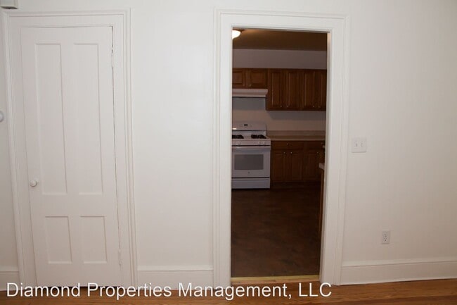 Building Photo - 4 br, 1.5 bath House - 266 Peck Street