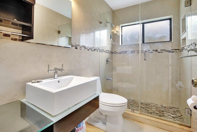 Building Photo - 1541 SW 102nd Terrace