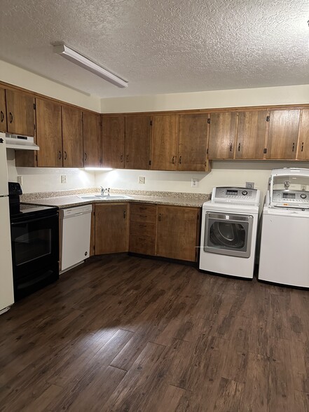 Large, open kitchen with washer and dryer - 1058 N 250 W