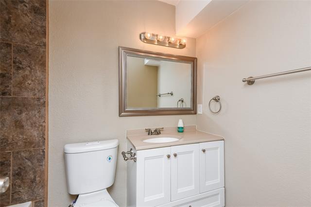 Building Photo - 6407 Woods Edge Dr
