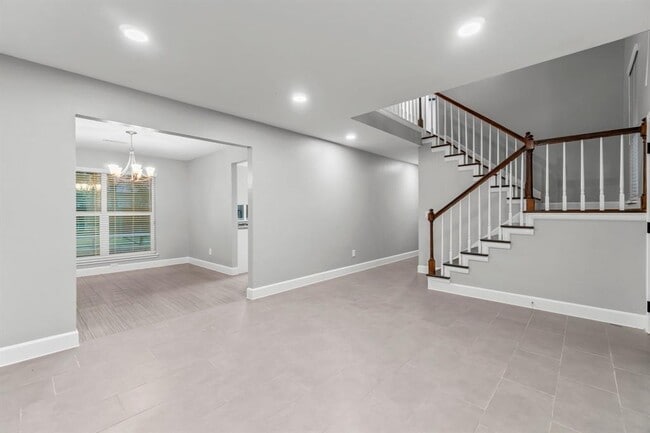 Building Photo - 139 W Village Knoll Cir