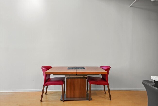 Building Photo - 1530 S State St