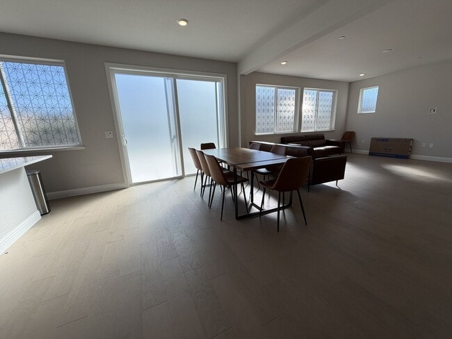 Building Photo - Beautiful 5 bedroom, 4 bathroom 2 story home in Rancho Cordova!!!