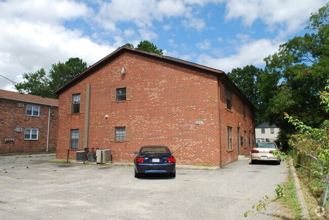 Building Photo - 4830 E Princess Anne Rd