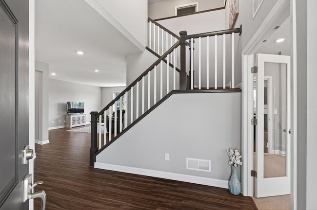 Building Photo - 1559 Edgebrook Ln