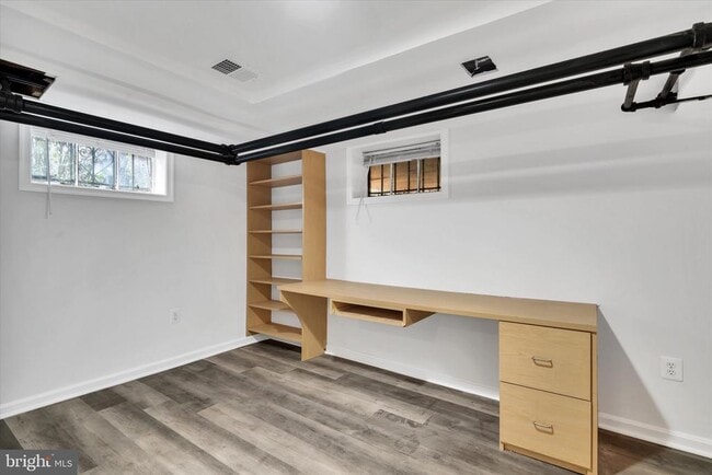 Building Photo - 1002 Chillum Rd