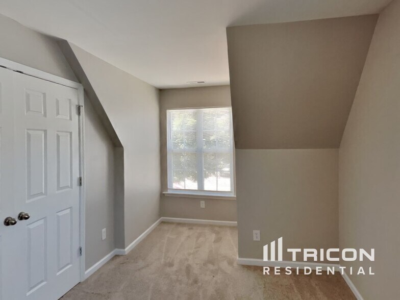 Building Photo - 1325 Rushing Creek Pkwy