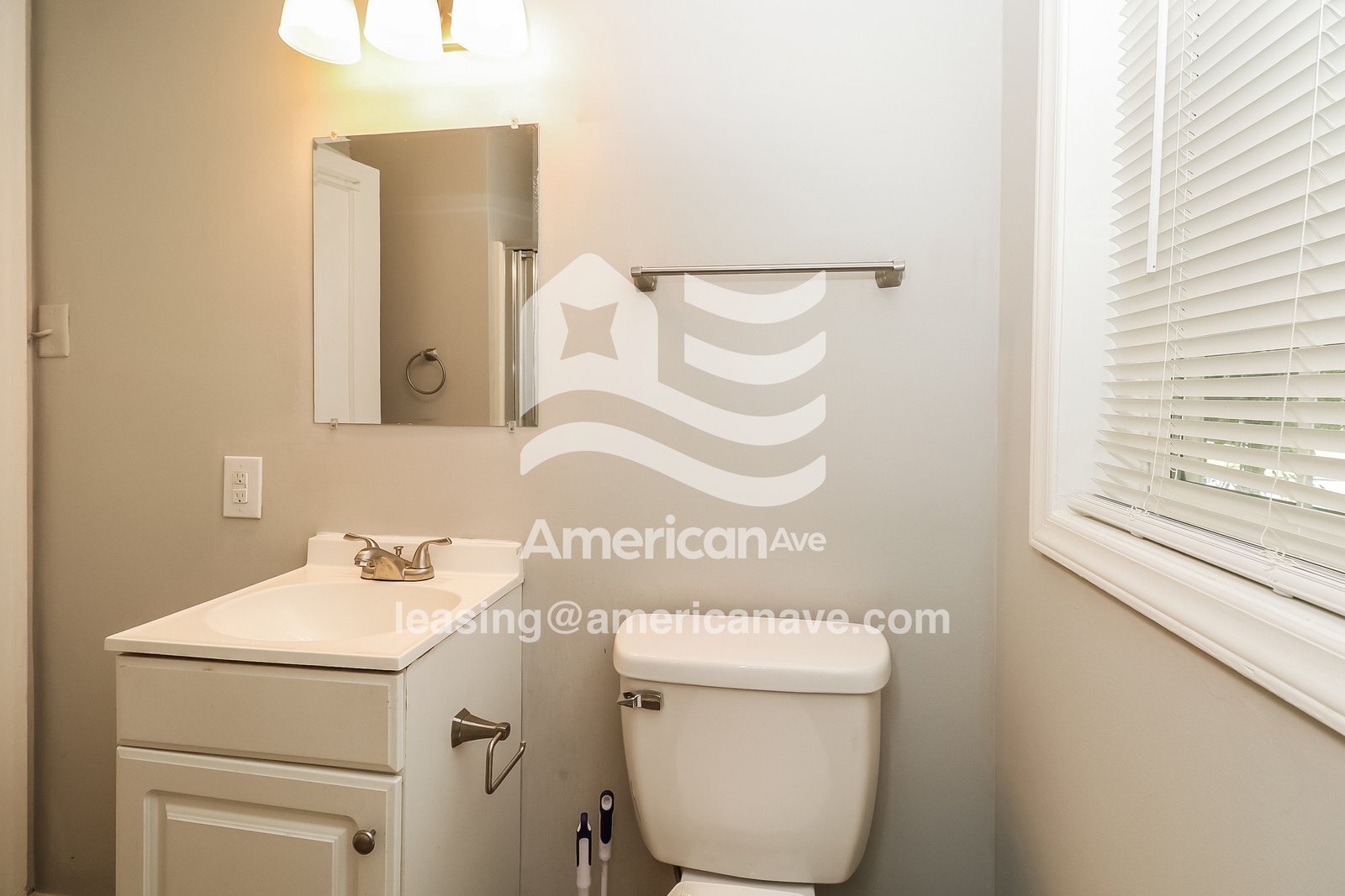 Building Photo - 207 Hampton Ave