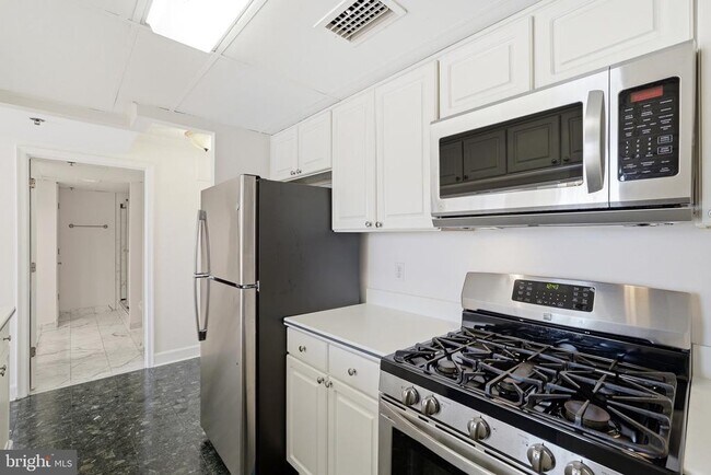 Building Photo - 1276 N Wayne St