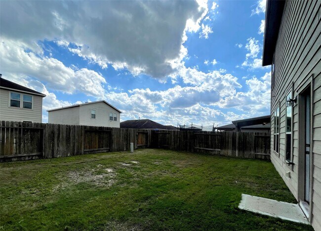 Building Photo - 6714 Dayridge Ln