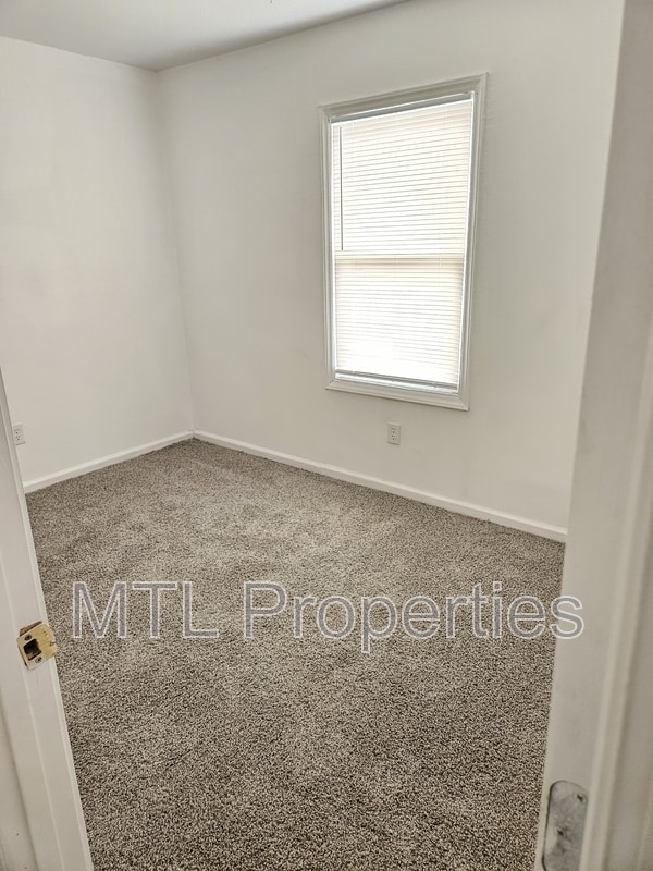 Building Photo - 209 Berry St