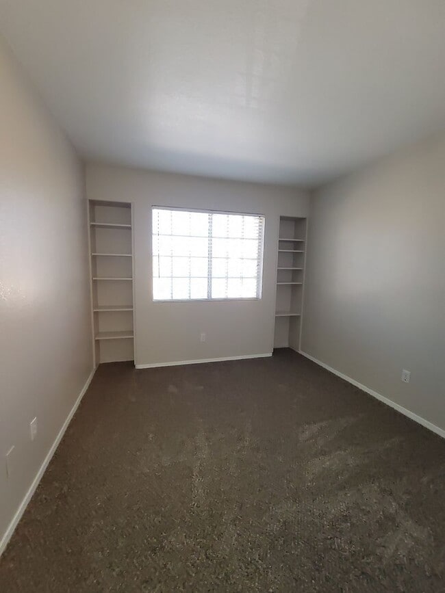 Building Photo - Beautiful 4 Bedroom Home in Green Valley