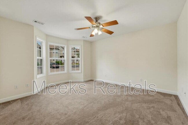 Building Photo - 40 Ariel Dr