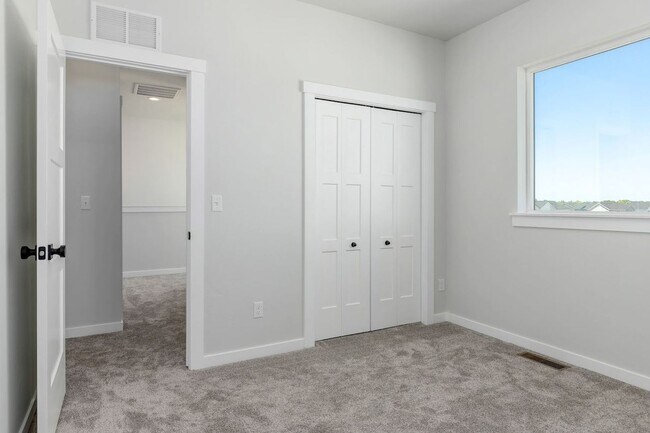 Building Photo - Brand New Home In Boise!